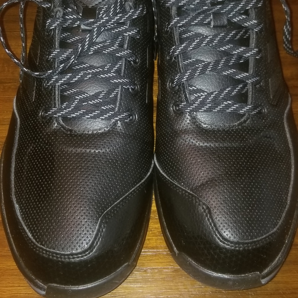 I'm selling Adidas men shoe size